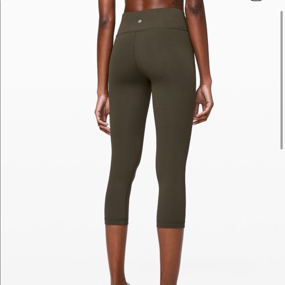 Lululemon Wunder Under cropped legging. - Picture 1 of 5